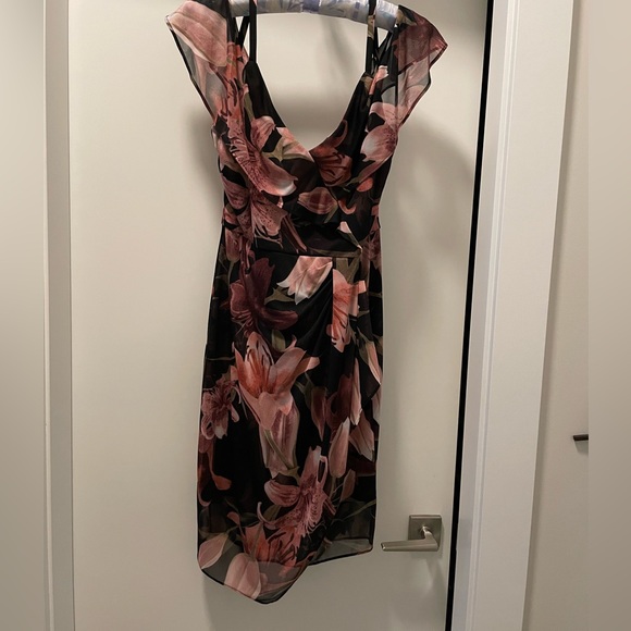 le chateau Dresses & Skirts - Floral Sleeveless Dress
